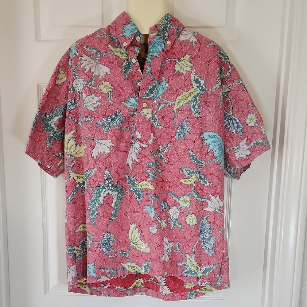 Reyn Spooner Pink Floral Button Down Shirt, Size M, Reverse Print, Hawaiian